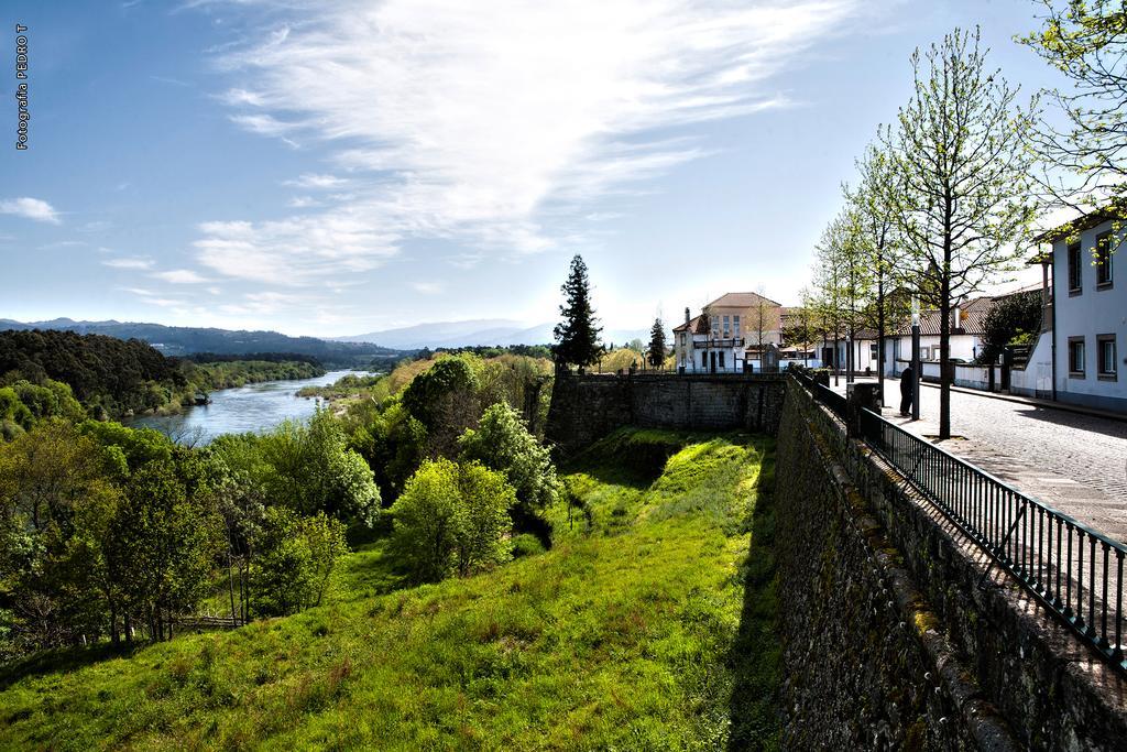 Guesthouse Muralhas Do Mino Moncao Exterior photo